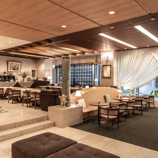 ゆったりくつろげるお席を多数ご用意