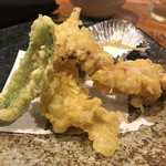 おっちゃんの台所 - 今日のおっちゃんセットの天ぷらは4種