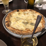 ピッツェリア チーロ - チーズ。