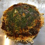 オコノミ３M - お好み焼きの、そば肉玉子
            (麺1玉、しそトッピング)。
