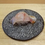 天ぷら たけうち - アカムツ昆布〆とヤリイカ