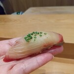 天ぷら たけうち - 五島天然シマアジの握り～うーん、美味しいね♪