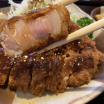 とんかつ治作 - この脂身が美味しい！
