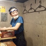 SPICY CURRY 魯珈 - かつお節を削るかつおちゃん