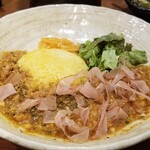 SPICY CURRY 魯珈 - 納豆鶏キーマカレーwithかつおちゃんのかつお節