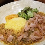SPICY CURRY 魯珈 - 納豆鶏キーマカレーwithかつおちゃんのかつお節