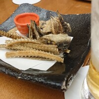 うなぎ 仲じま - お頭骨煎餅～サッポロクラシックとともに