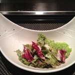 女流鉄板 Takako - リンゴ風味ドレッシングのズワイガニのサラダ