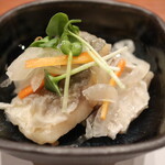 ともえ寿司 - お通し（アジ南蛮漬け）