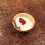 マガリヤナガシマ - サービスのヨーグルト