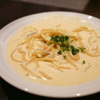 タンテ グラッツィェ - ボルチー二とフォルマッジクリームのブカティーニ