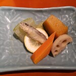 田燕 まるかく三 - 一の膳、煮物と鮎天ぷら