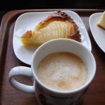 breadworks - カフェオレと洋梨のタルト