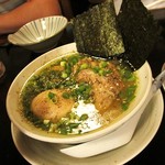 鶏の煮込み煮玉子入り