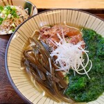 新垣そば - 軟骨ソーキそば(並) と ジューシー