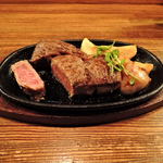 ステーキハウス 武蔵野 - 国産上サーロインステーキ３２０ｇ断面１