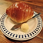 ステーキハウス 武蔵野 - バターロール