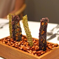 Convivio - 黒米とホウレン草のスナック