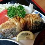 そめ忠 - メインのサバ塩焼き