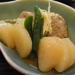 神港 - 「いわしのつくねと新じゃがの煮物」（￥400）：いわしが香る！ねっとりしたじゃがいも♪