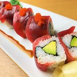 Tuna avocado roll