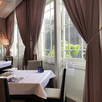 ラ メゾン ドゥ グラシアニ 神戸北野 - お姫様のようなテーブル♪