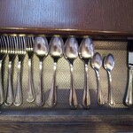 リストリア グランデ アルベロ - テーブルの下に引き出しが～ ◡̈*✧    
      素敵～♡