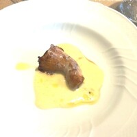 La Brianza - ジロール茸フォンティーナチーズソース、ジロール茸の香り風味がすごい！　チーズまったり濃厚、バンでぬぐうの必至のおいしさだわ～