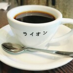 純喫茶ライオン - コーヒー、マグカップにお店のロゴが