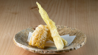 Sushi Oosuke - ヤングコーンとトウモロコシの天婦羅