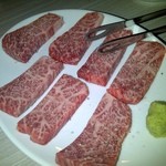 ホルモン・焼肉　8 hachi  - カルビ