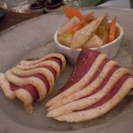 ア ミオ アージョ - フランス産鴨の自家製生ハム　練馬産野菜のピクルス添え