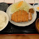 豚肉料理専門店 ねじめ食堂 - ロースとんかつ定食790円