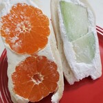 ハロが夢みたフルーツサンド - 