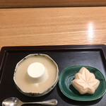 日本料理 太月 - フルコース１６５００円。パンナコッタ 桃のソース、キャラメルアイス入りモナカ。デザートまで、美味し過ぎます（╹◡╹）（╹◡╹）