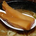 味噌ラーメン はちべえ - ・・・メンマも