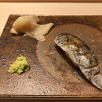 鮨の間 - しめ鰯の炙り