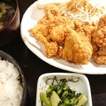 炭火串焼き テング酒場 - 唐揚げ定食