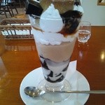 ｃafe de Amian - プリンゼリーパフェ７８０円。生クリーム、苦味の心地よいコーヒーゼリー、プリン共に美味しかった♪