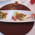 前菜　（左から）イワシの南蛮漬け、パーニャカウダ、生ハムイチジク添え