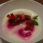 カントニーズ 燕 - バラの香りの杏仁豆腐