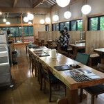 利休亭 - 店内入るとこんな感じ
開店直後