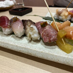 華丸吉日 - 赤貝
      ・仙台牛　
      ・鳥貝
      ・瀬付きあじ
      ・本鮪の漬け