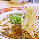 おっつぁん - カタメオーダーの麺もスルスル行けちゃう