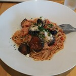 ボーノ - ナスとベーコンのトマトソースパスタ