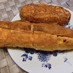 石窯パン工房 キャパトル - カレーパン　明太フランス