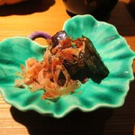 もと井 - 香の物：茄子、昆布、削り鰹。　　　　　2020.07.18