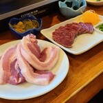 ソウルファクトリー - 豚バラ肉と和牛タタキ