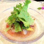 ボン・マリアージュ - ランチコースのオードブル（魚介と焼き野菜のマリネとトマトの雫のジュレ）
