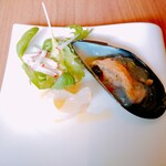 フレンチバルsenga - 前菜1（ムール貝とひらめ）